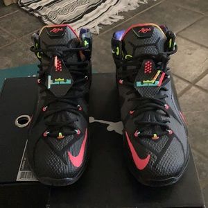 Nike lebron 12 size 14 “data” perfect condition.